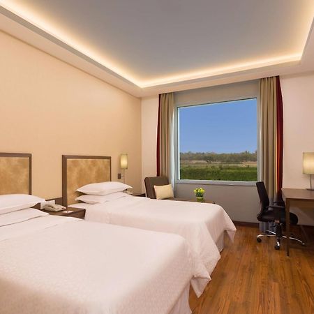 Four Points By Sheraton New Delhi, Airport Highway Экстерьер фото