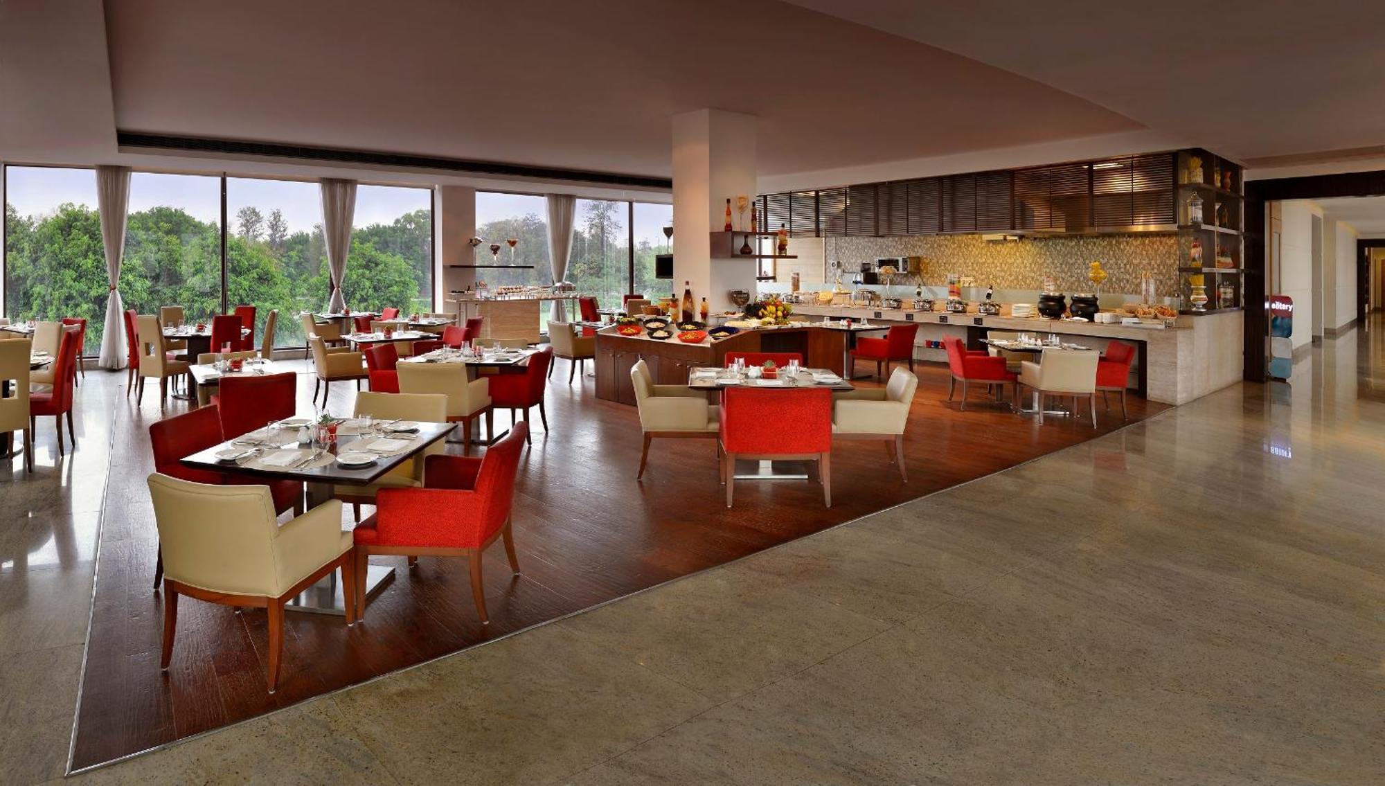 Four Points By Sheraton New Delhi, Airport Highway Экстерьер фото