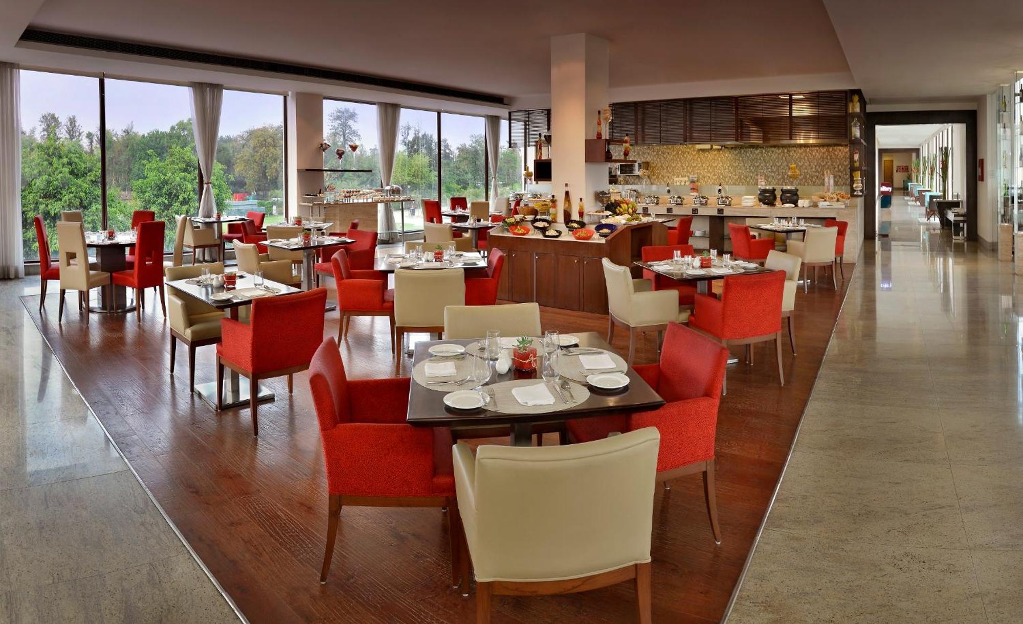 Four Points By Sheraton New Delhi, Airport Highway Экстерьер фото