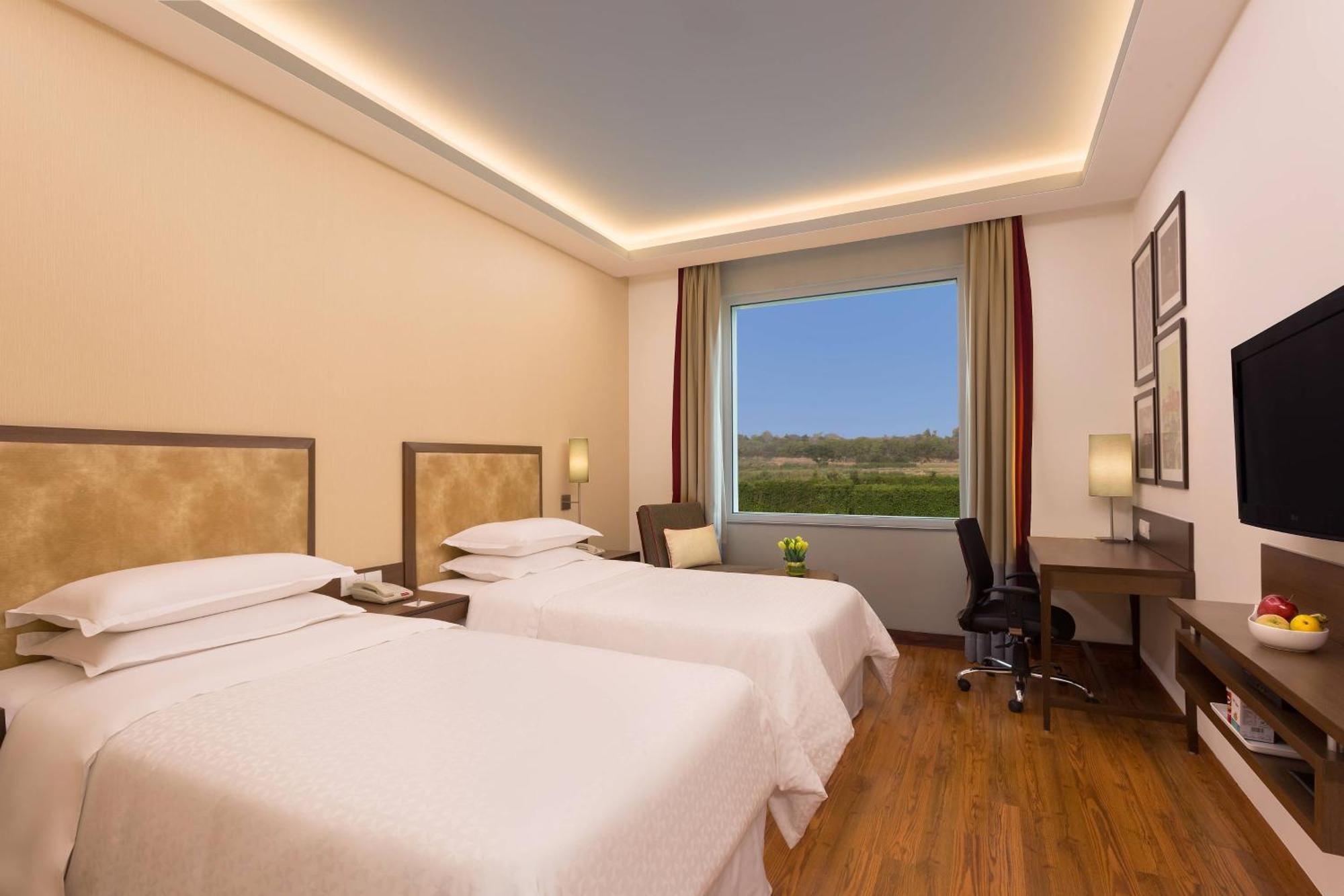 Four Points By Sheraton New Delhi, Airport Highway Экстерьер фото