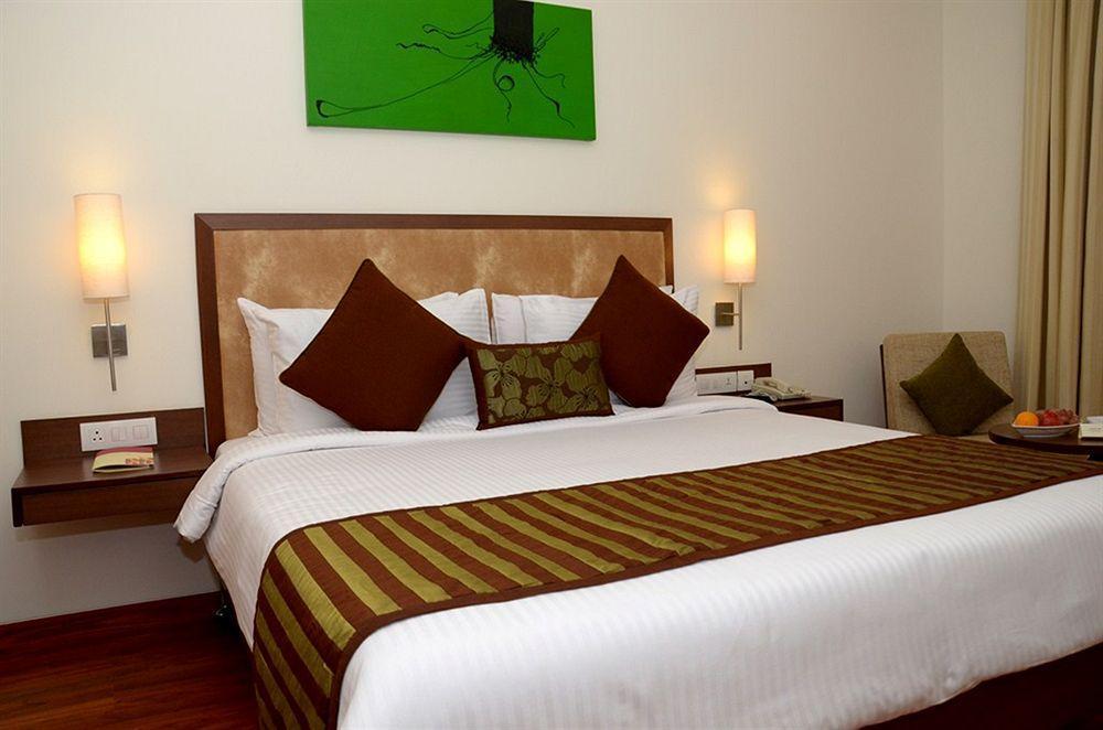 Four Points By Sheraton New Delhi, Airport Highway Экстерьер фото