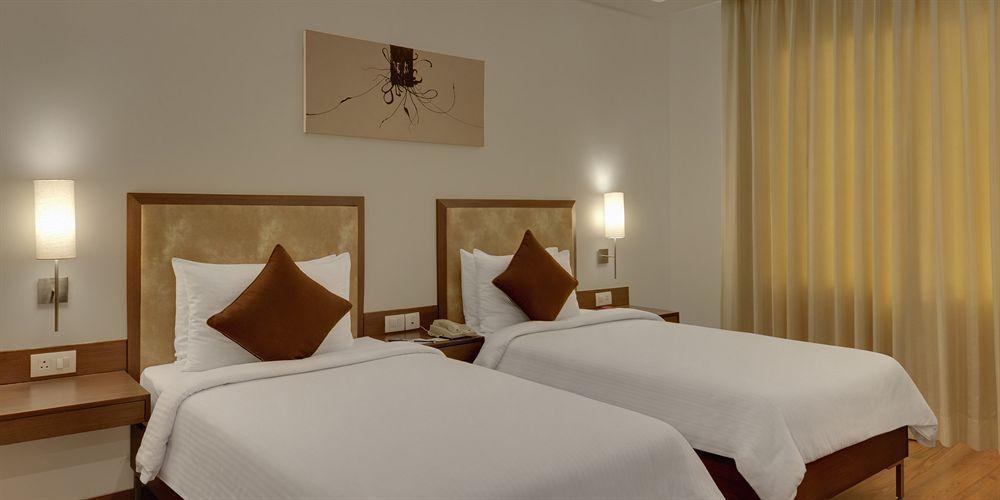 Four Points By Sheraton New Delhi, Airport Highway Экстерьер фото